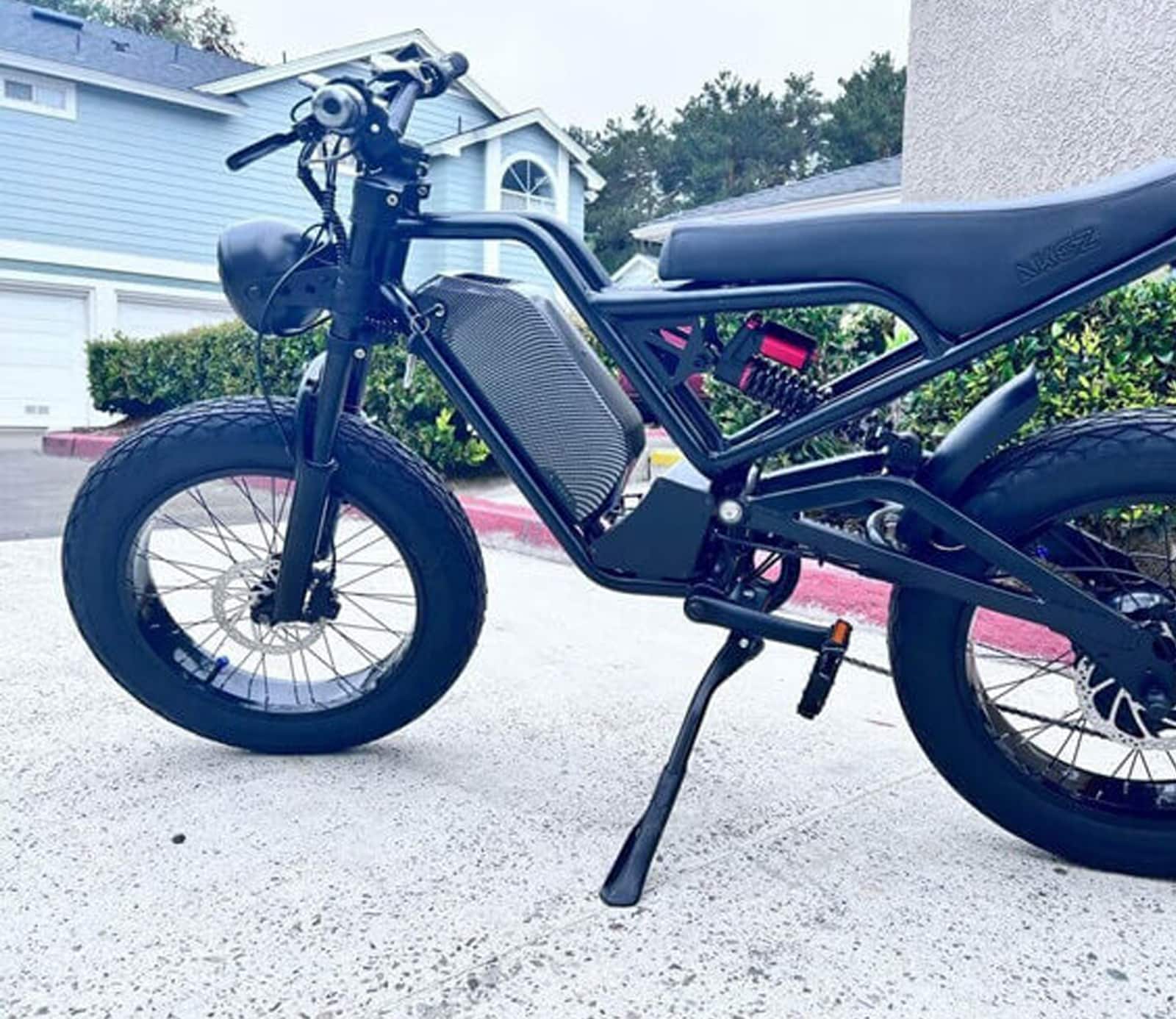 Akez Jaguar eBike represents a modern